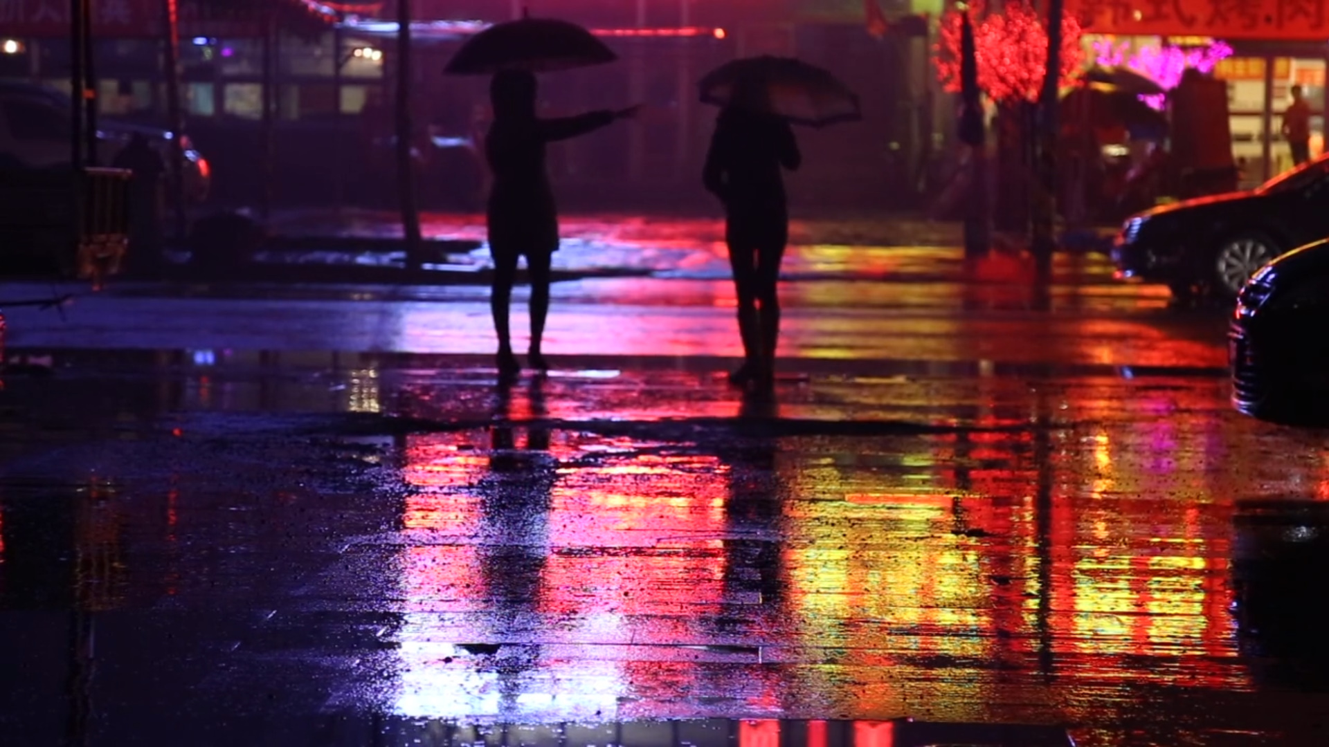 girls-waiting-for-taxi